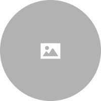 スタッフの顔写真