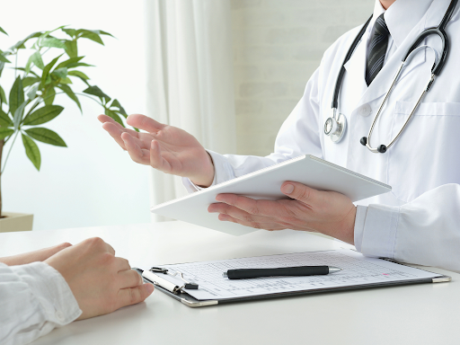 目の下のクマの種類ごとの原因と治療法